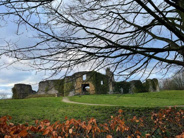Helmsley Castle - Duncombe Park Entrance